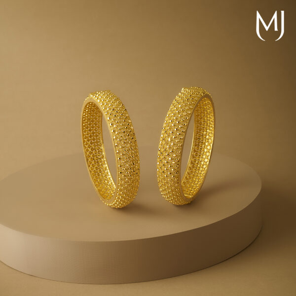 Gold handmade bangle