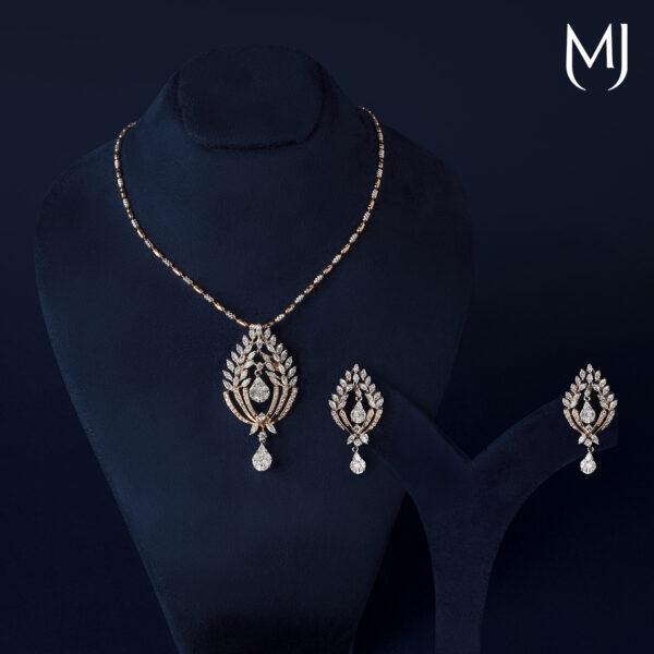 Real diamond pendant set