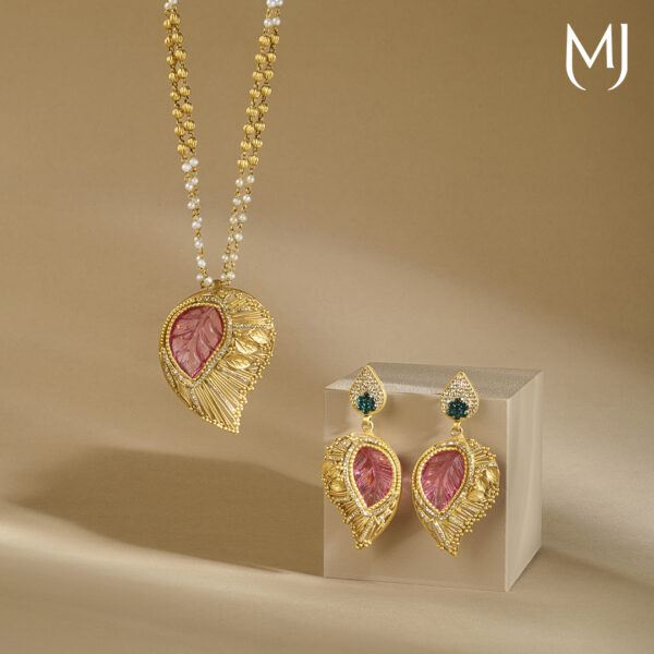Antique pendant set