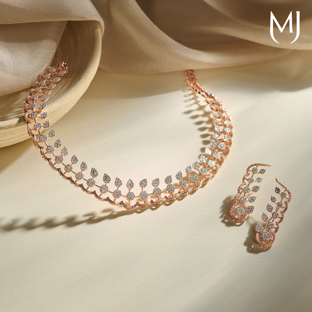 Diamond necklace set