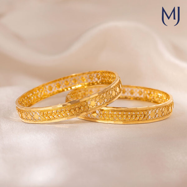 Gold handmade bangle