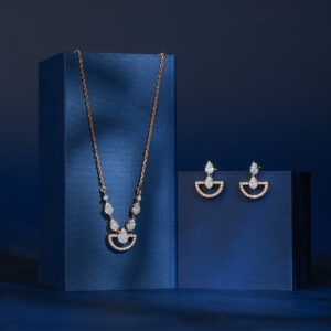 Real diamond pendant set