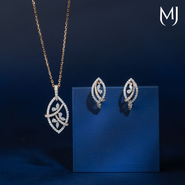 Real diamond pendant set