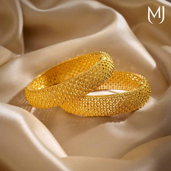 Gold handmade bangle