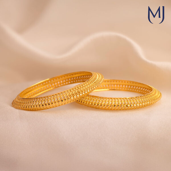 Gold handmade bangle