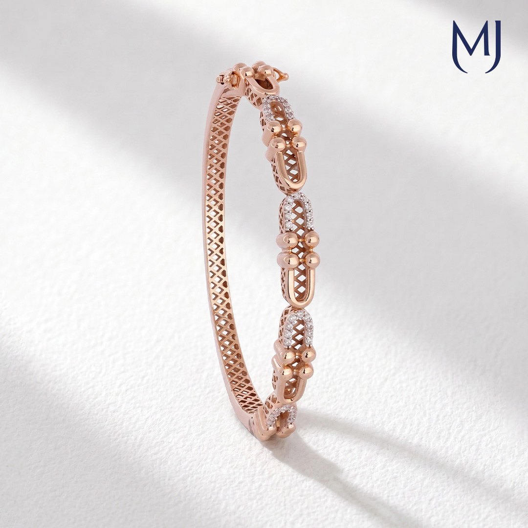 Light weight gold bracelet