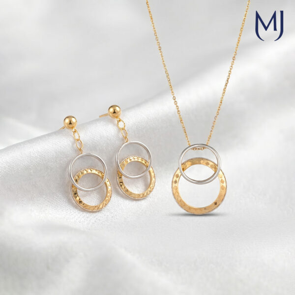 Gold pendant set