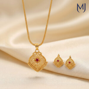 Gold Pendant Set