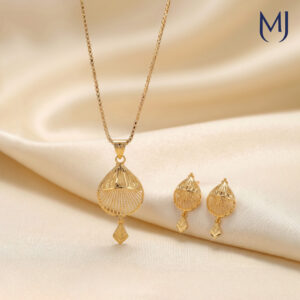 Gold Pendant Set