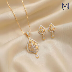 Gold Pendant Set
