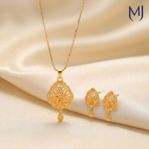 Gold Pendant Set