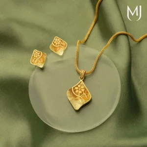 Gold Pendant Set