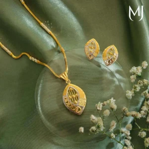 Gold Pendant Set