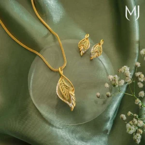 Gold Pendant Set