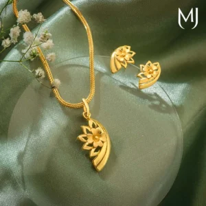 Gold Pendant Set